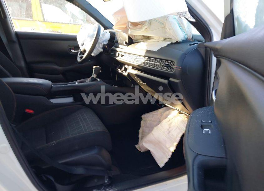 Photo 5 of 2024 Honda Hr-v 2WD SPORT/2WD SPORT W/O BSI (VIN 3CZRZ1H50RM724178)