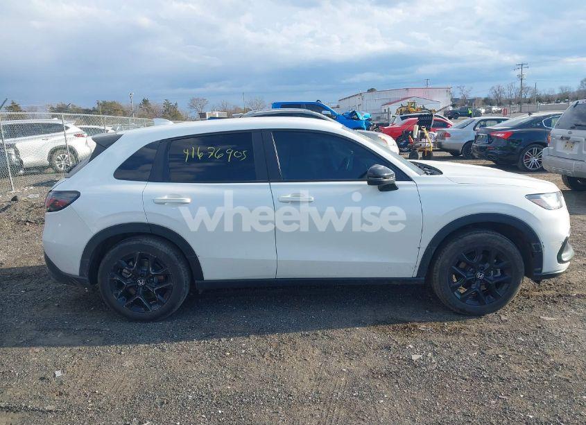 Photo 13 of 2024 Honda Hr-v 2WD SPORT/2WD SPORT W/O BSI (VIN 3CZRZ1H50RM728277)