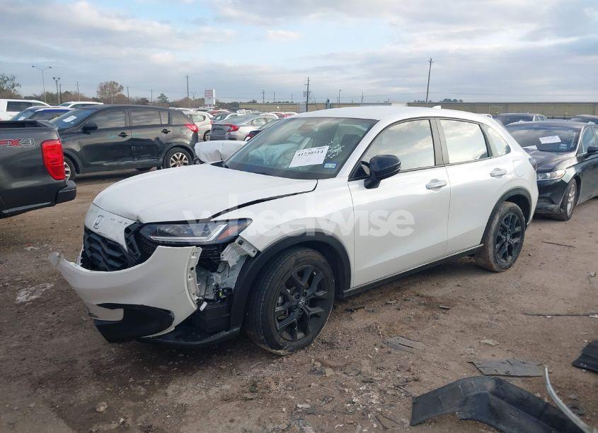 Photo 2 of 2024 Honda Hr-v (VIN 3CZRZ1H50RM741904)