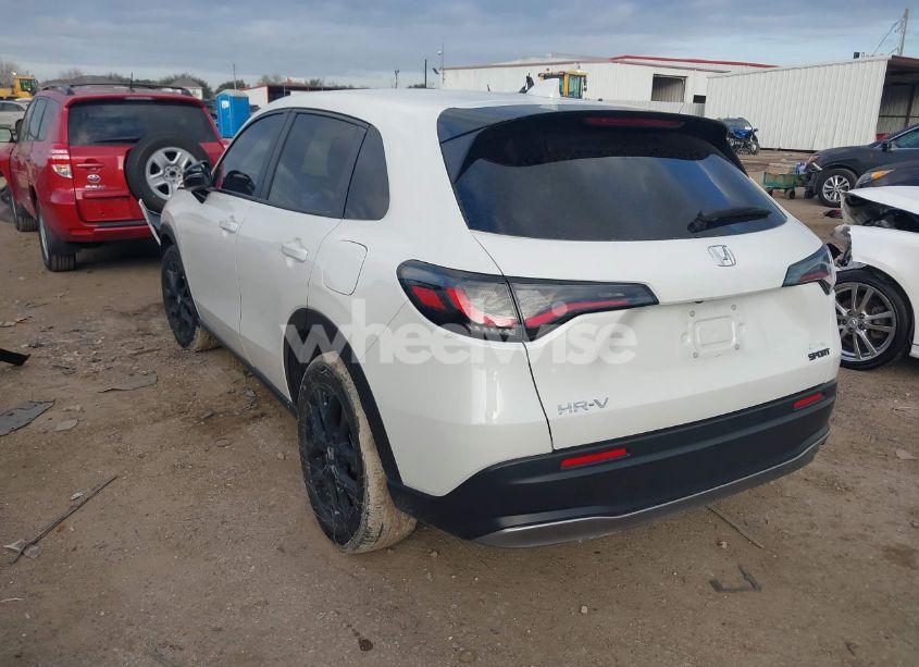 Photo 3 of 2024 Honda Hr-v (VIN 3CZRZ1H50RM741904)
