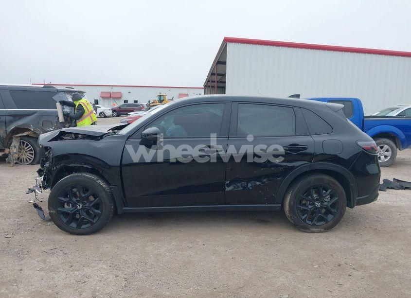 Photo 14 of 2024 Honda Hr-v 2WD SPORT/2WD SPORT W/O BSI (VIN 3CZRZ1H50RM762011)