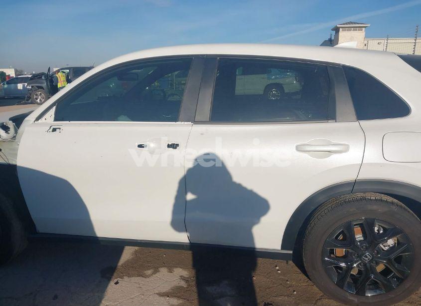 Photo 15 of 2025 Honda Hr-v 2WD SPORT (VIN 3CZRZ1H50SM706169)