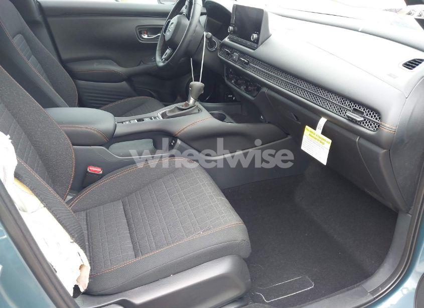 Photo 5 of 2025 Honda Hr-v 2WD SPORT (VIN 3CZRZ1H50SM735638)