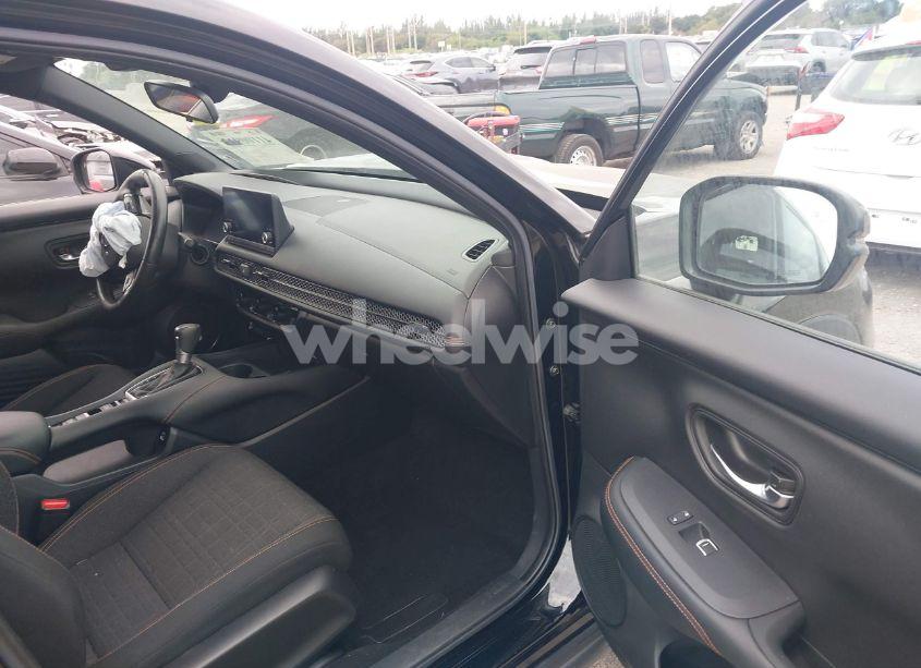 Photo 5 of 2023 Honda Hr-v 2WD SPORT (VIN 3CZRZ1H51PM734828)