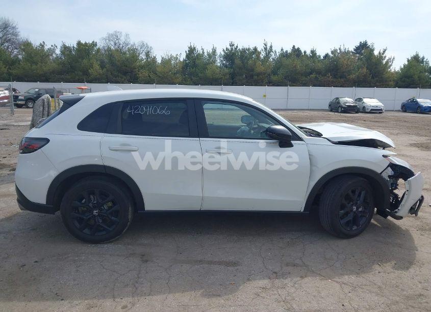 Photo 14 of 2024 Honda Hr-v 2WD SPORT/2WD SPORT W/O BSI (VIN 3CZRZ1H51RM717398)