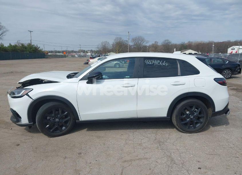 Photo 15 of 2024 Honda Hr-v 2WD SPORT/2WD SPORT W/O BSI (VIN 3CZRZ1H51RM717398)