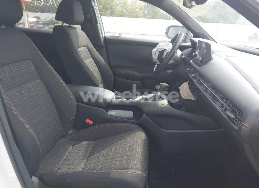 Photo 5 of 2024 Honda Hr-v 2WD SPORT/2WD SPORT W/O BSI (VIN 3CZRZ1H51RM717398)