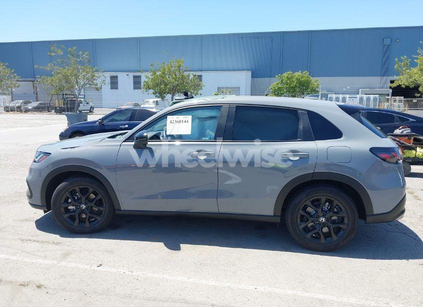 Photo 14 of 2024 Honda Hr-v 2WD SPORT/2WD SPORT W/O BSI (VIN 3CZRZ1H52RM729575)