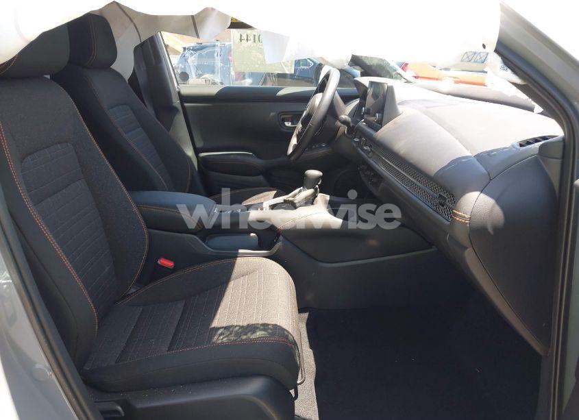 Photo 5 of 2024 Honda Hr-v 2WD SPORT/2WD SPORT W/O BSI (VIN 3CZRZ1H52RM729575)