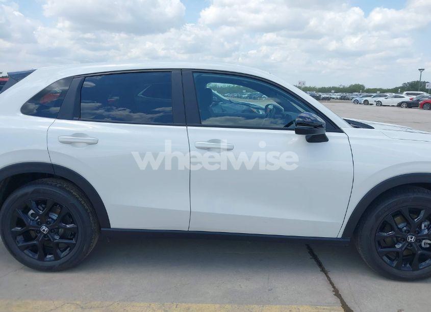 Photo 13 of 2025 Honda Hr-v 2WD SPORT (VIN 3CZRZ1H53SM738372)