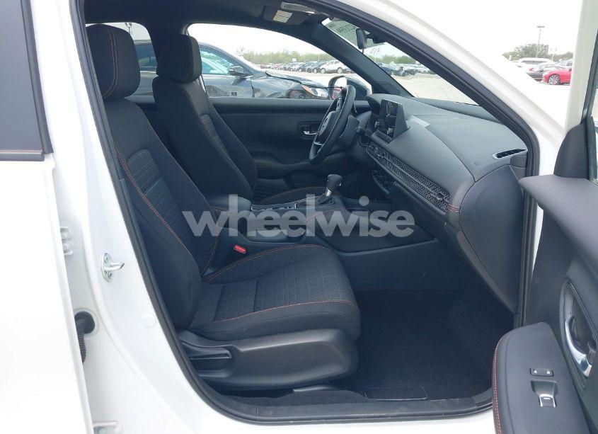 Photo 5 of 2025 Honda Hr-v 2WD SPORT (VIN 3CZRZ1H53SM738372)