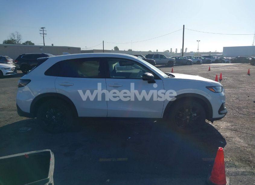 Photo 13 of 2024 Honda Hr-v 2WD SPORT/2WD SPORT W/O BSI (VIN 3CZRZ1H54RM723938)