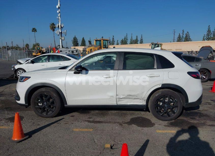 Photo 14 of 2024 Honda Hr-v 2WD SPORT/2WD SPORT W/O BSI (VIN 3CZRZ1H54RM723938)