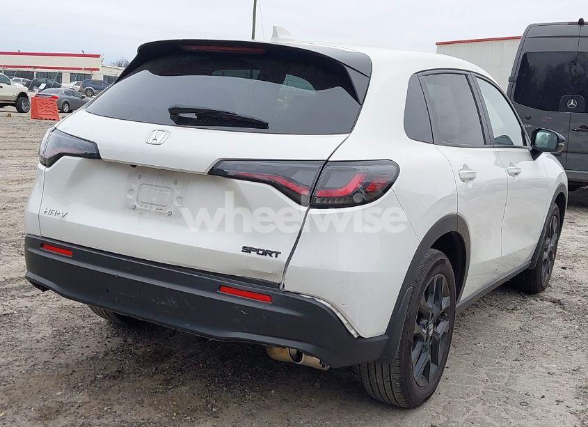 Photo 6 of 2024 Honda Hr-v 2WD SPORT/2WD SPORT W/O BSI (VIN 3CZRZ1H54RM723955)