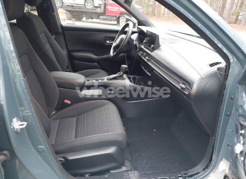 Photo 5 of 2024 Honda Hr-v 2WD SPORT/2WD SPORT W/O BSI (VIN 3CZRZ1H54RM725317)