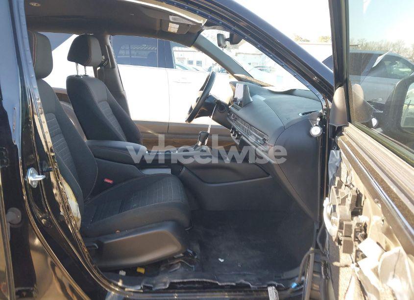 Photo 5 of 2024 Honda Hr-v 2WD SPORT/2WD SPORT W/O BSI (VIN 3CZRZ1H55RM715783)