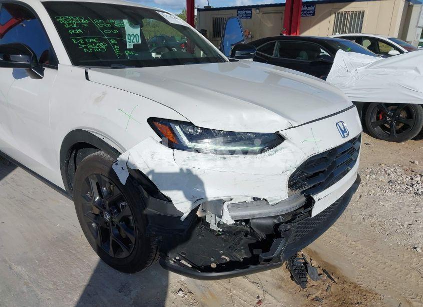 Photo 6 of 2024 Honda Hr-v 2WD SPORT/2WD SPORT W/O BSI (VIN 3CZRZ1H55RM736696)