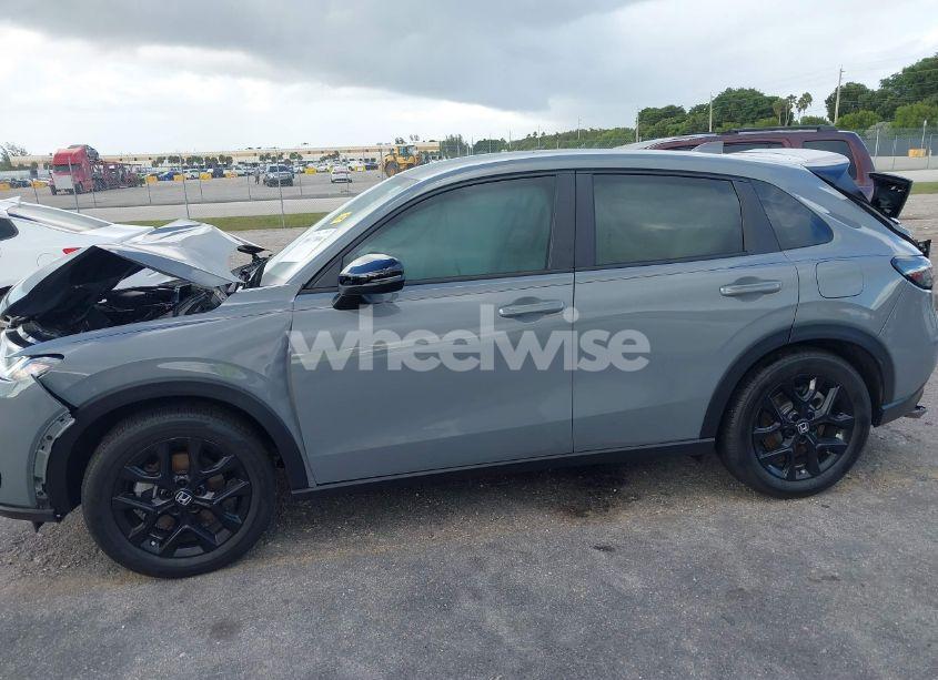 Photo 14 of 2024 Honda Hr-v (VIN 3CZRZ1H55RM748184)