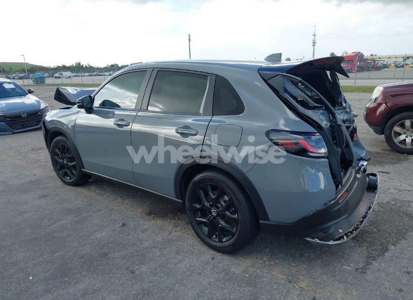 Photo 3 of 2024 Honda Hr-v (VIN 3CZRZ1H55RM748184)