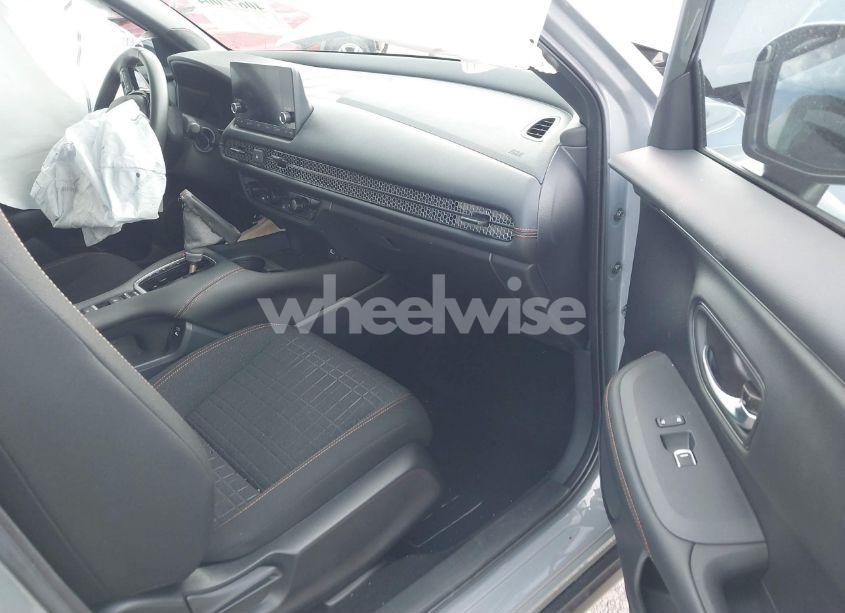 Photo 5 of 2024 Honda Hr-v (VIN 3CZRZ1H55RM748184)