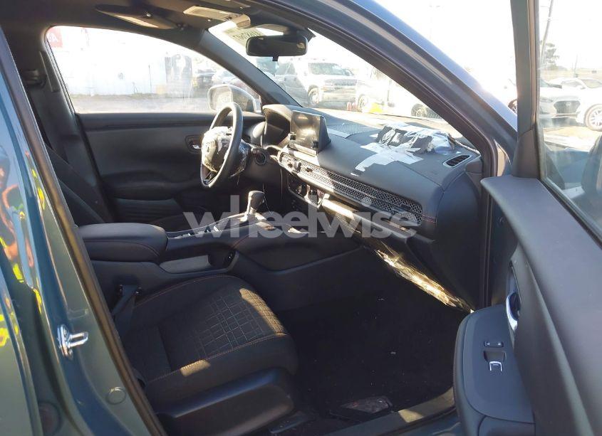 Photo 5 of 2025 Honda Hr-v 2WD SPORT (VIN 3CZRZ1H56SM704247)