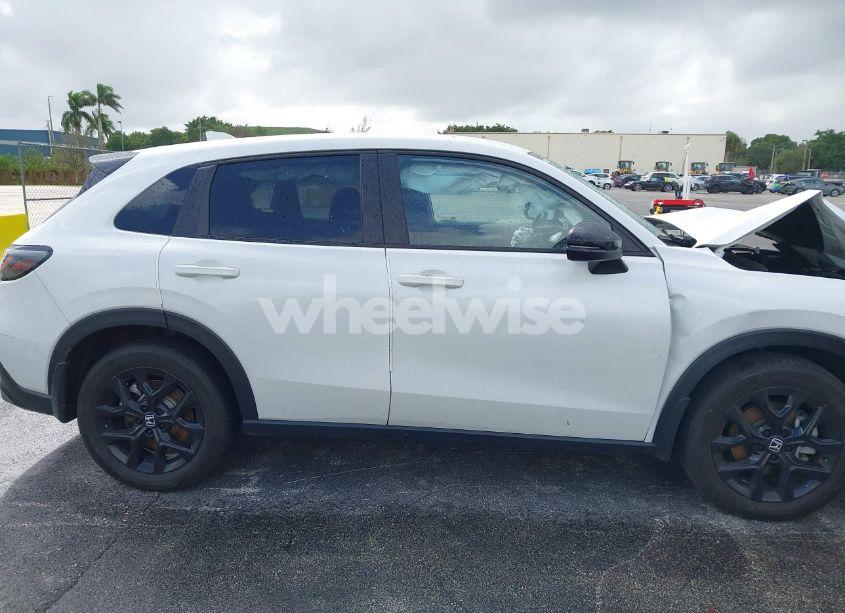 Photo 13 of 2024 Honda Hr-v 2WD SPORT/SPORT (VIN 3CZRZ1H57RM702436)