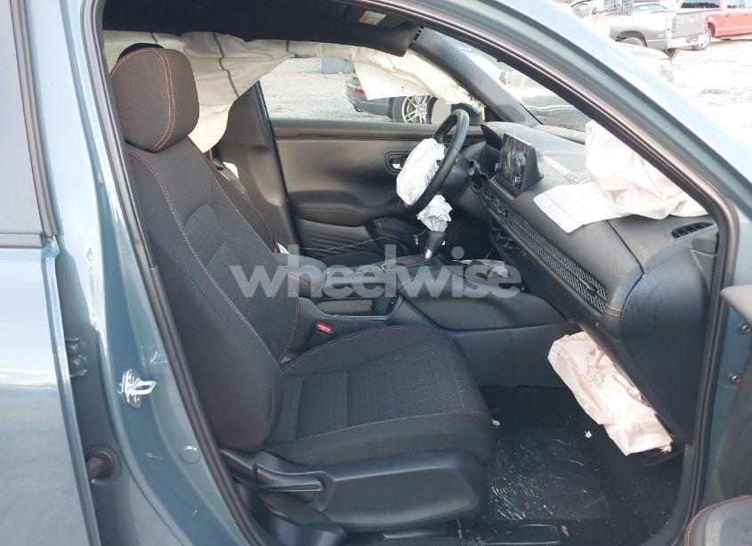 Photo 5 of 2025 Honda Hr-v 2WD SPORT (VIN 3CZRZ1H57SM719730)