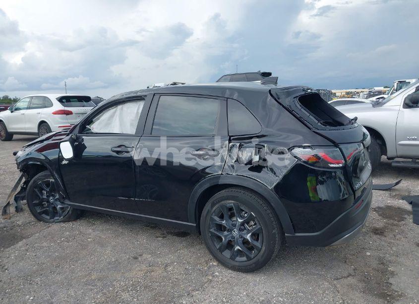 Photo 3 of 2024 Honda Hr-v (VIN 3CZRZ1H58RM745974)