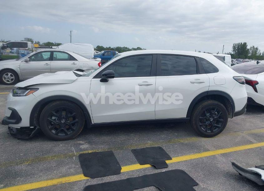 Photo 15 of 2025 Honda Hr-v 2WD SPORT (VIN 3CZRZ1H59SM724508)