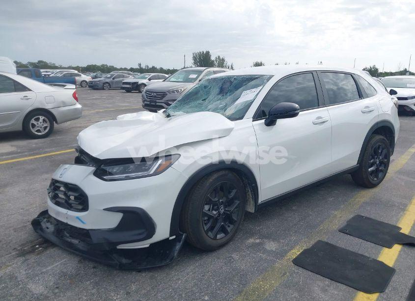 Photo 2 of 2025 Honda Hr-v 2WD SPORT (VIN 3CZRZ1H59SM724508)