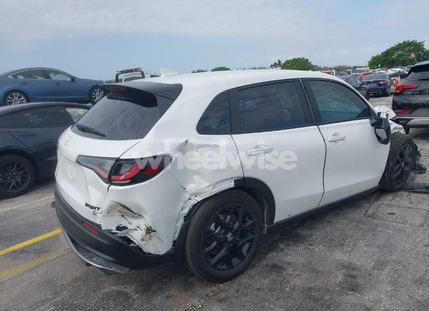 Photo 4 of 2025 Honda Hr-v 2WD SPORT (VIN 3CZRZ1H59SM724508)