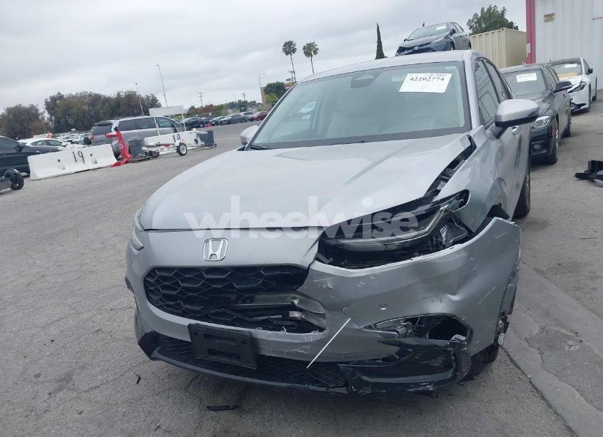 Photo 13 of 2024 Honda Hr-v 2WD EX-L/2WD EX-L W/O BSI (VIN 3CZRZ1H71RM758910)