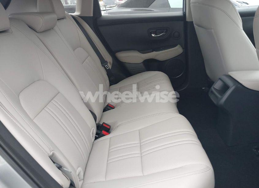 Photo 8 of 2024 Honda Hr-v 2WD EX-L/2WD EX-L W/O BSI (VIN 3CZRZ1H71RM758910)