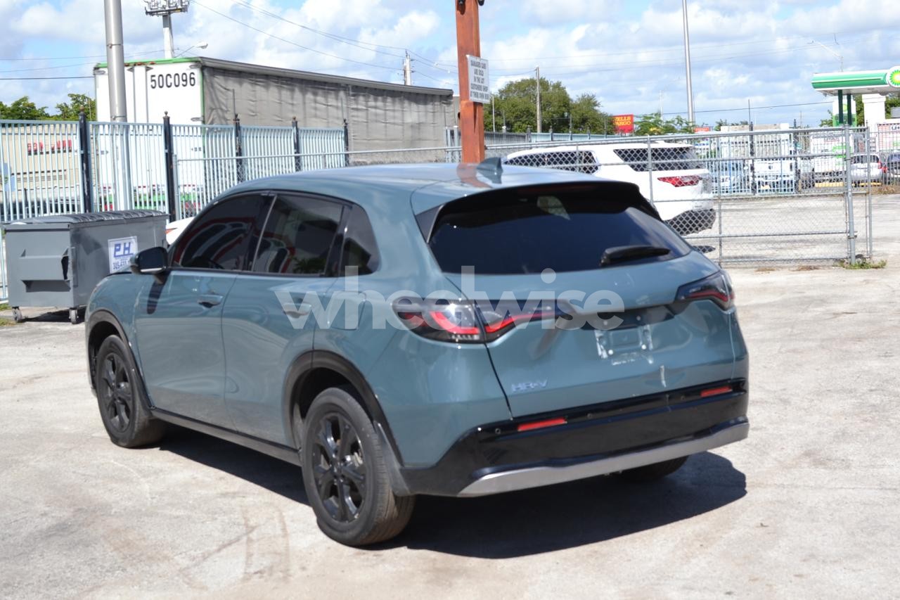 Photo 2 of 2024 HONDA HR-V EXL (VIN 3CZRZ1H73RM757421)