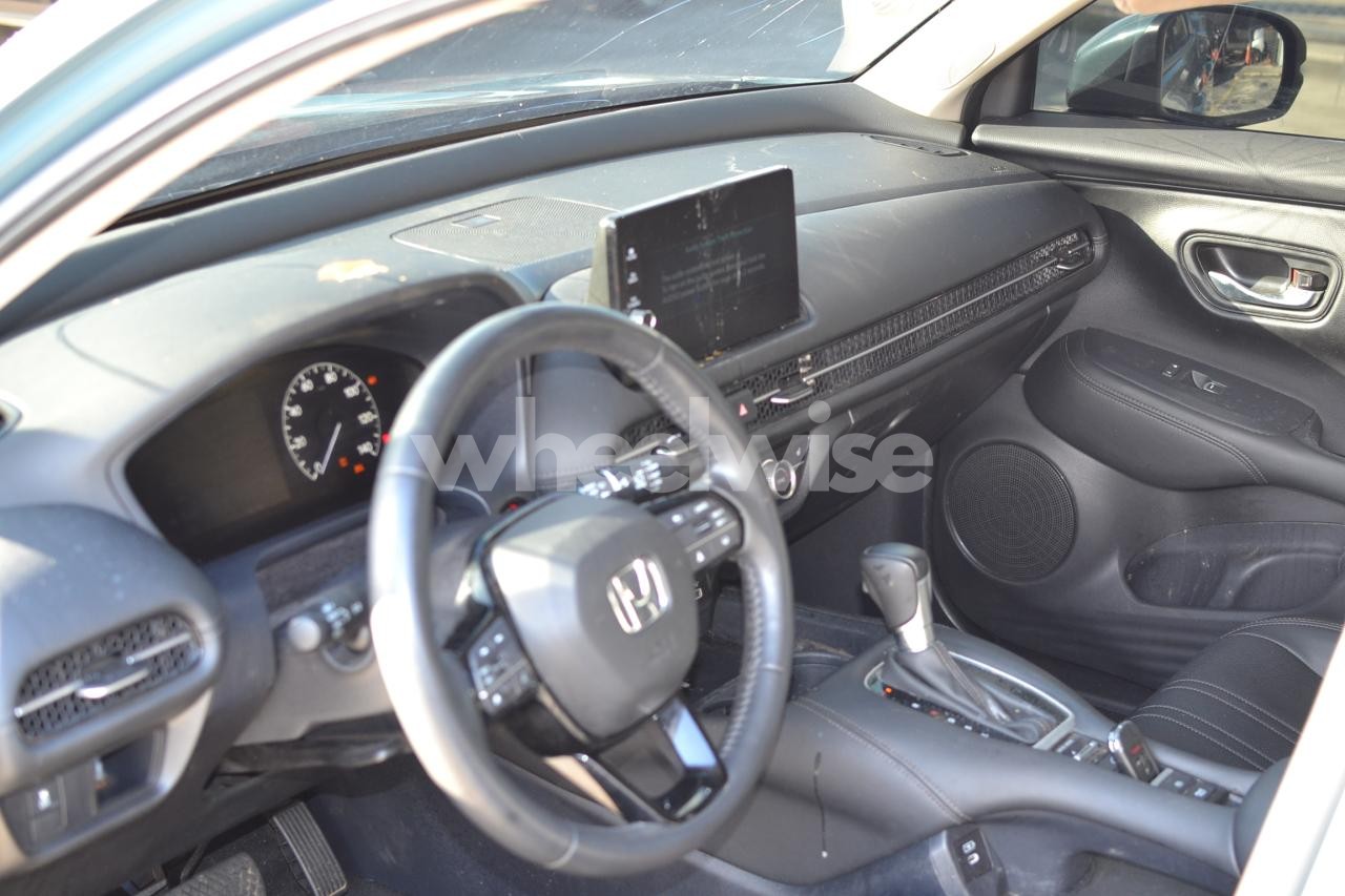 Photo 9 of 2024 HONDA HR-V EXL (VIN 3CZRZ1H73RM757421)