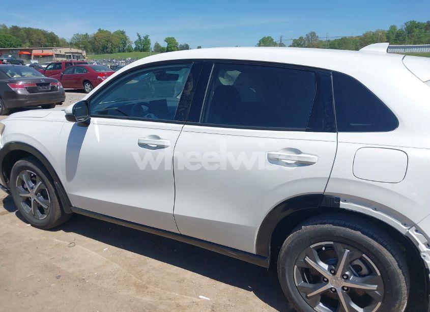 Photo 14 of 2024 Honda Hr-v 2WD EX-L/2WD EX-L W/O BSI (VIN 3CZRZ1H79RM738713)