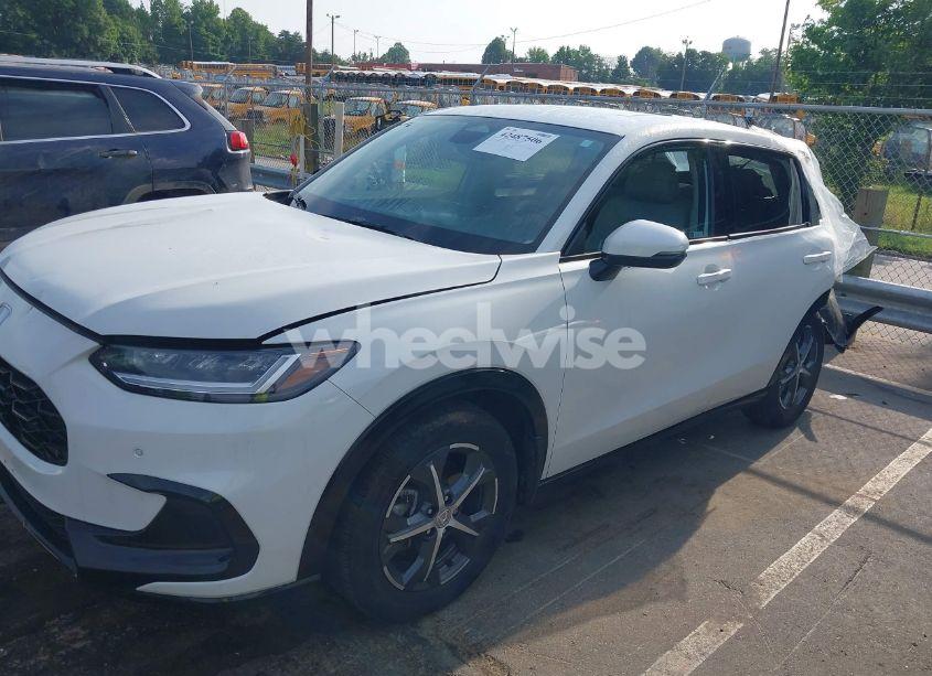 Photo 2 of 2024 Honda Hr-v 2WD EX-L/2WD EX-L W/O BSI (VIN 3CZRZ1H7XRM714694)