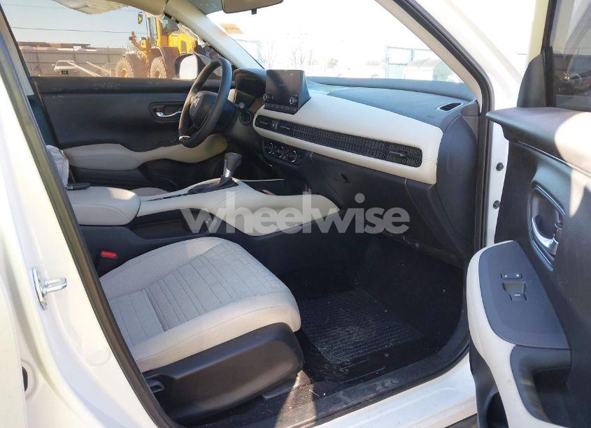 Photo 5 of 2025 Honda Hr-v AWD LX (VIN 3CZRZ2H34SM707510)