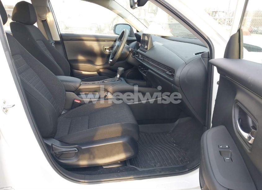 Photo 5 of 2023 Honda Hr-v AWD LX (VIN 3CZRZ2H36PM742038)