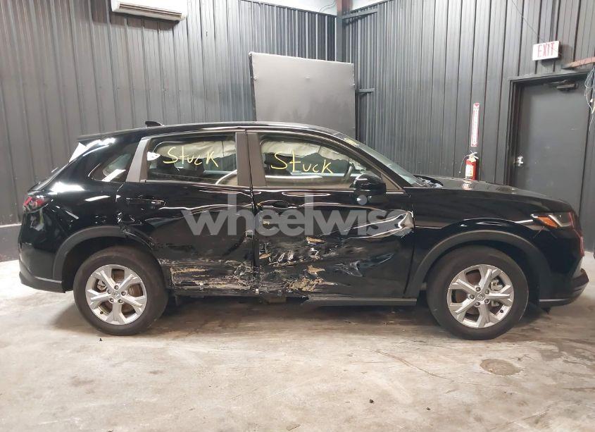 Photo 13 of 2024 Honda Hr-v AWD LX (VIN 3CZRZ2H37RM720732)