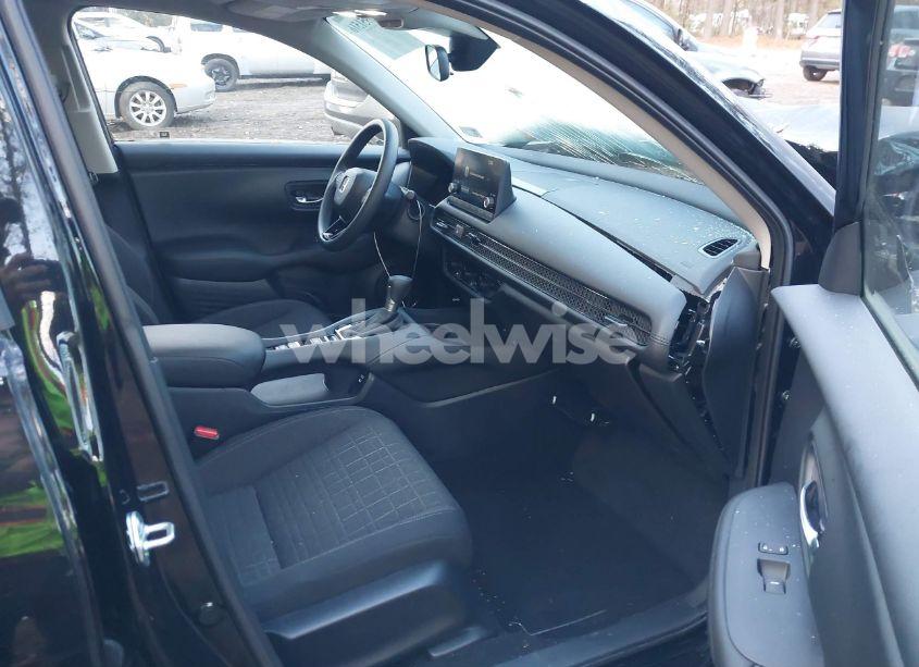 Photo 5 of 2024 Honda Hr-v AWD LX (VIN 3CZRZ2H38RM775531)
