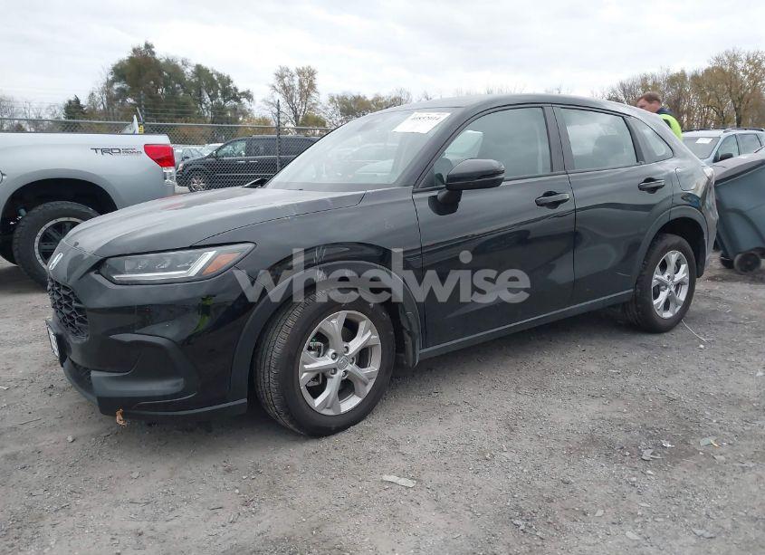 Photo 2 of 2024 Honda Hr-v AWD LX (VIN 3CZRZ2H3XRM760691)