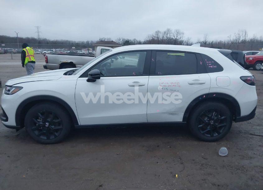 Photo 15 of 2024 Honda Hr-v (VIN 3CZRZ2H51RM754053)