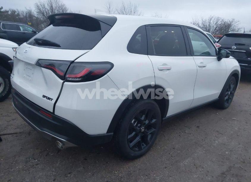 Photo 4 of 2024 Honda Hr-v (VIN 3CZRZ2H51RM754053)