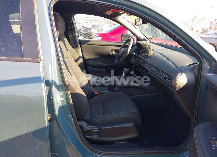 Photo 5 of 2025 Honda Hr-v AWD SPORT (VIN 3CZRZ2H51SM715792)