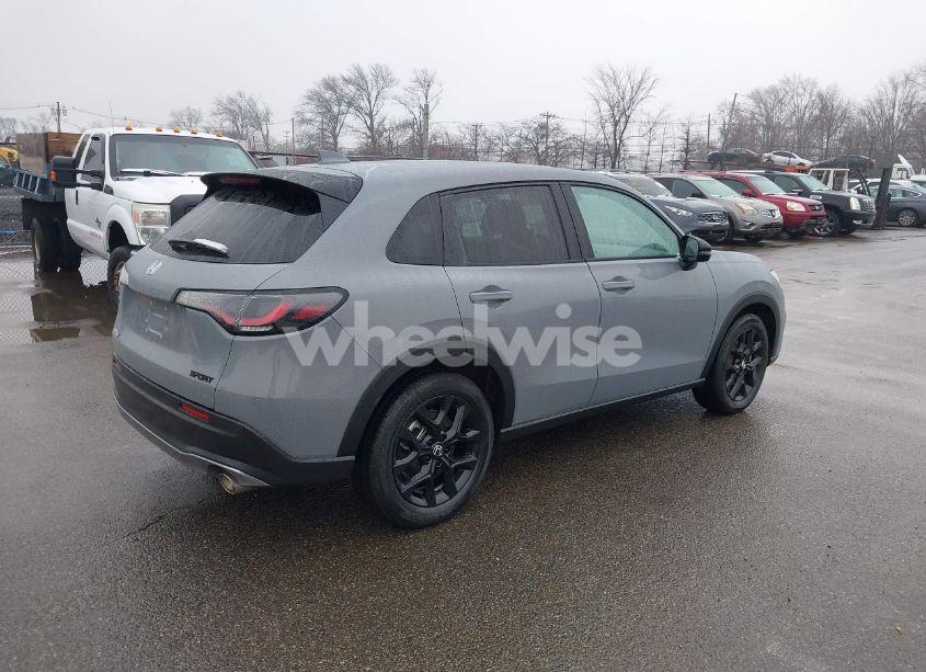 Photo 4 of 2024 Honda Hr-v AWD SPORT/AWD SPORT W/O BSI (VIN 3CZRZ2H52RM700809)