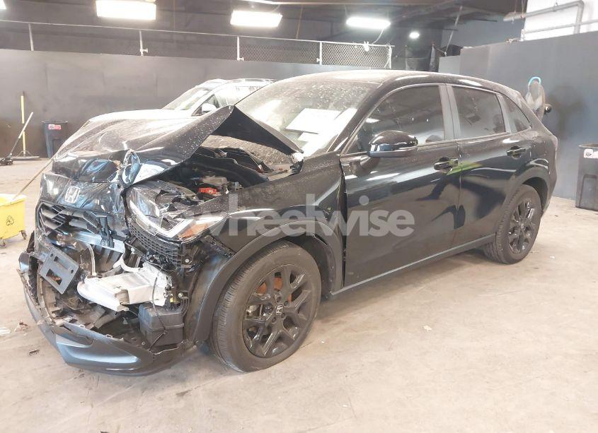 Photo 2 of 2024 Honda Hr-v AWD SPORT/AWD SPORT W/O BSI (VIN 3CZRZ2H52RM715679)