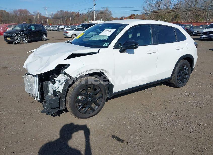 Photo 2 of 2024 Honda Hr-v AWD SPORT/SPORT (VIN 3CZRZ2H52RM765255)