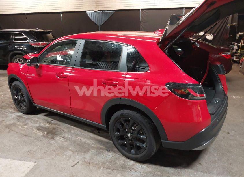 Photo 3 of 2025 Honda Hr-v AWD SPORT (VIN 3CZRZ2H52SM701299)