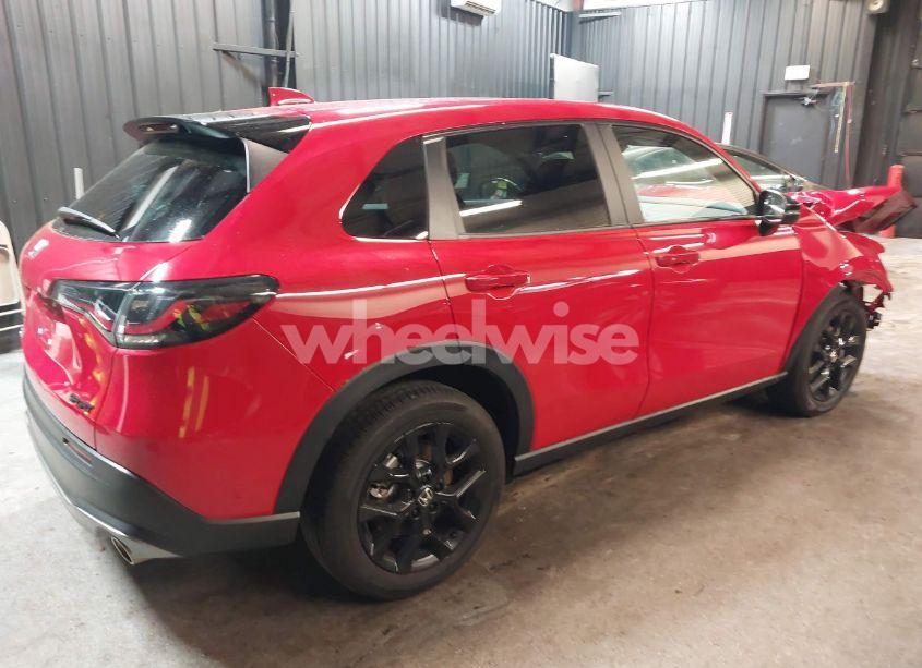 Photo 4 of 2025 Honda Hr-v AWD SPORT (VIN 3CZRZ2H52SM701299)